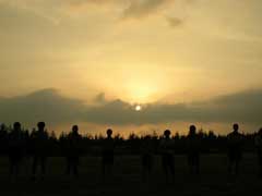 Coucher de soleil sur le camp