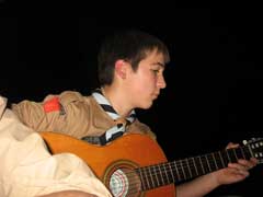 Jean à la guitare