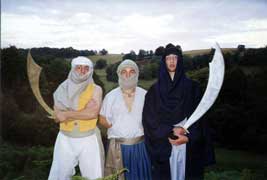 La matrise, en costumes